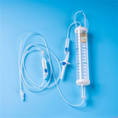 Set medicinskih infuzija sa biretom